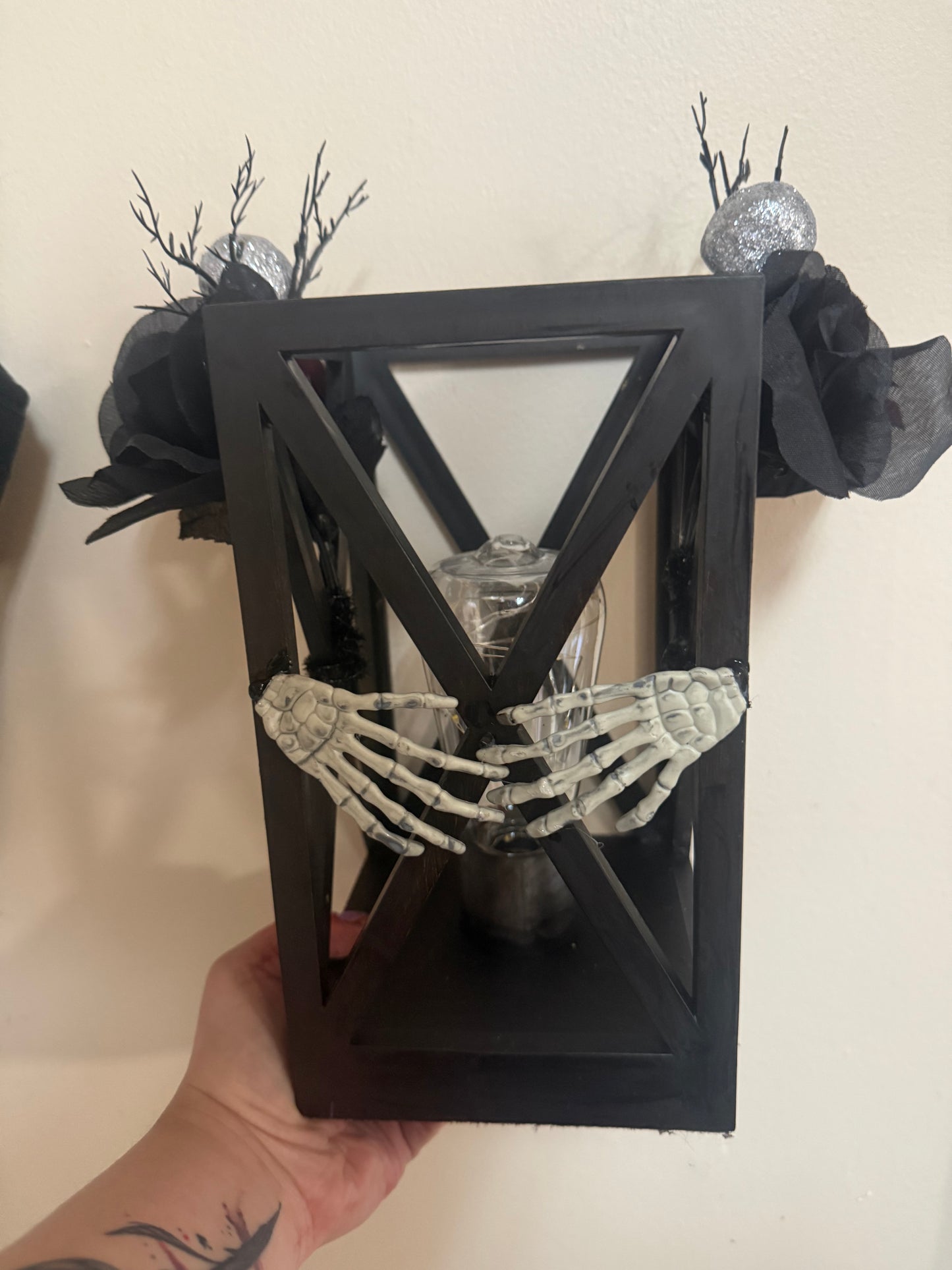 Gothic style lantern light