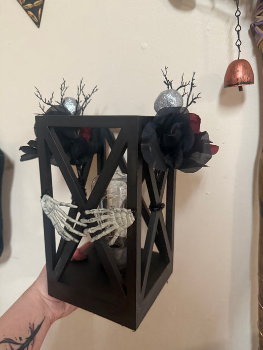 Gothic style lantern light